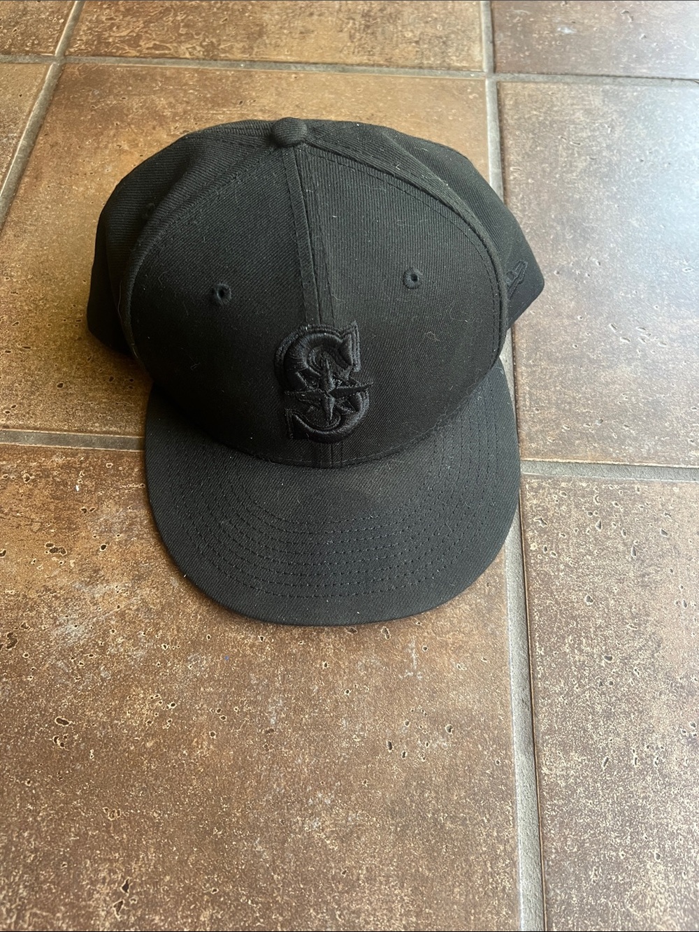 Seattle Mariners All-Black Baseball Cap with Raised Embroidered 'S’